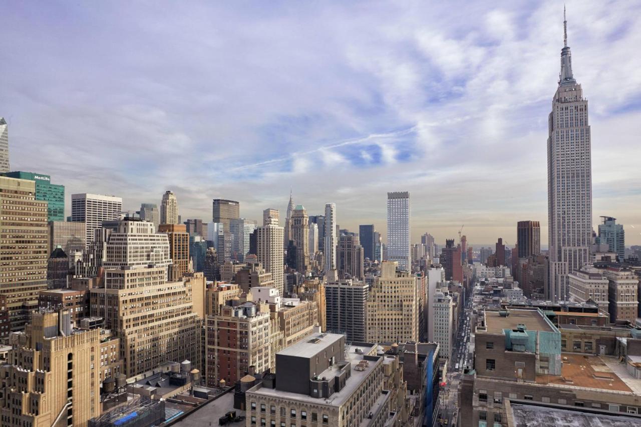 Renaissance New York Midtown Hotel Екстер'єр фото