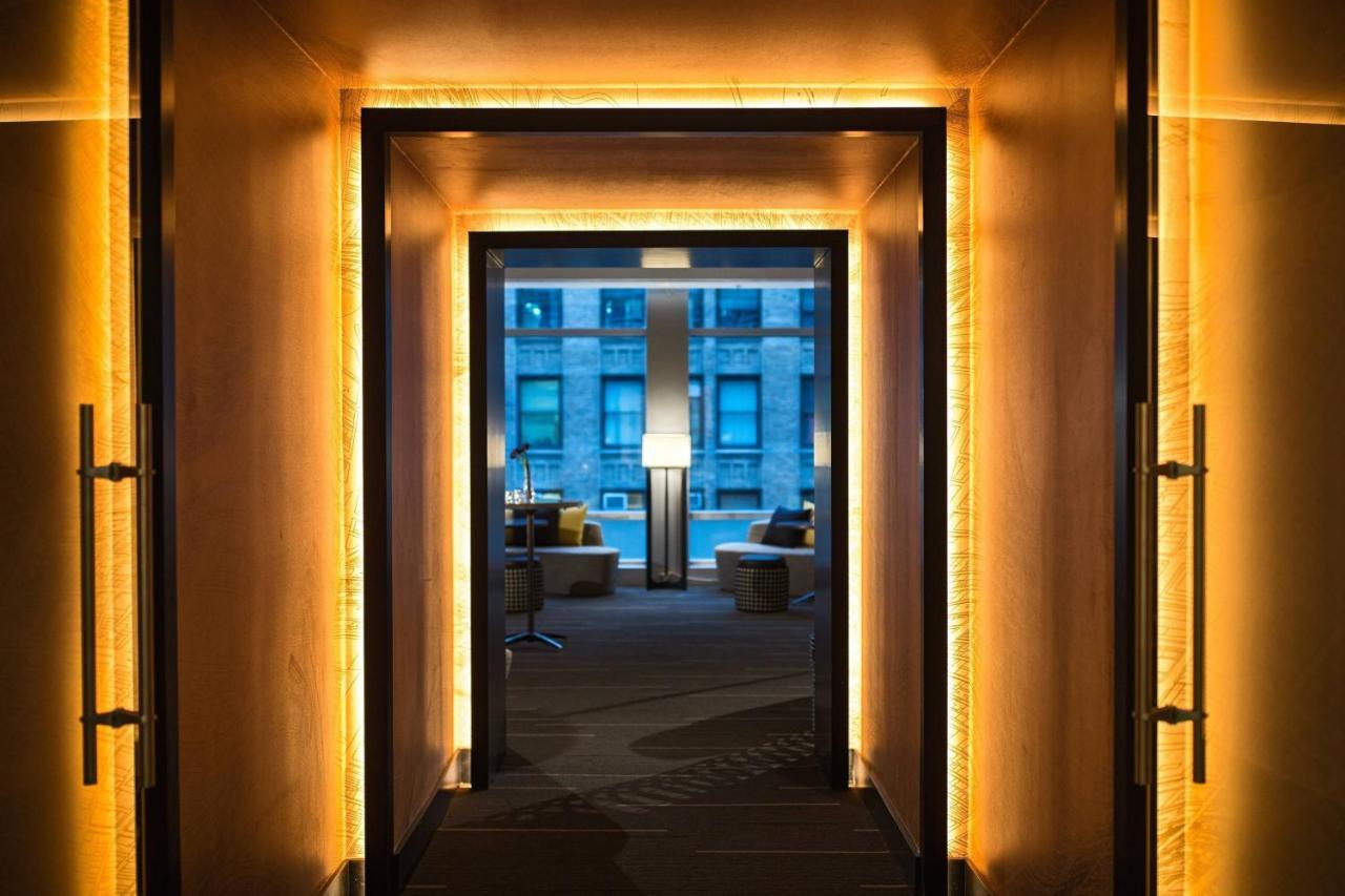 Renaissance New York Midtown Hotel Екстер'єр фото