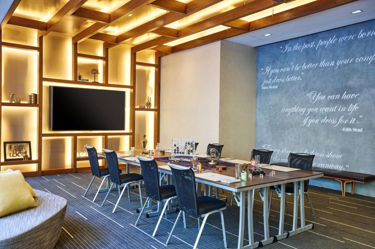 Renaissance New York Midtown Hotel Екстер'єр фото
