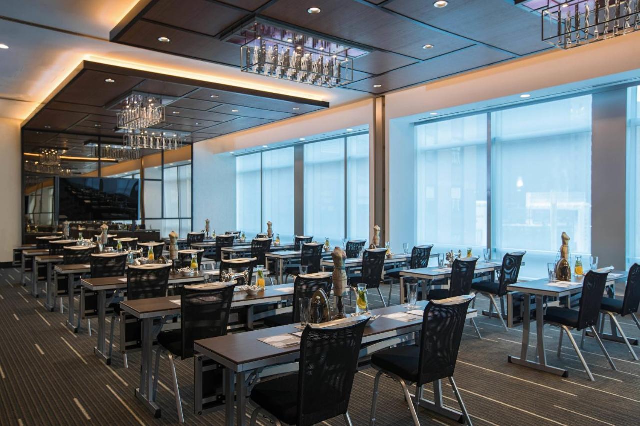 Renaissance New York Midtown Hotel Екстер'єр фото