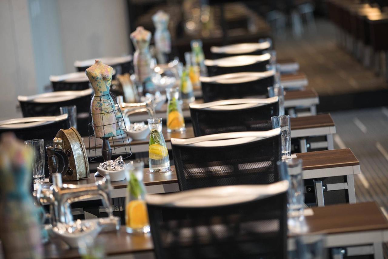 Renaissance New York Midtown Hotel Екстер'єр фото